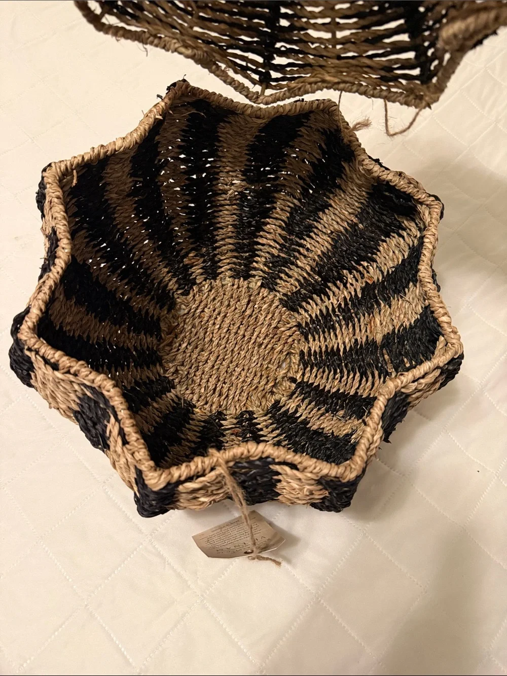 Handwoven Seagrass Storage Basket with Lid - Black and Natural